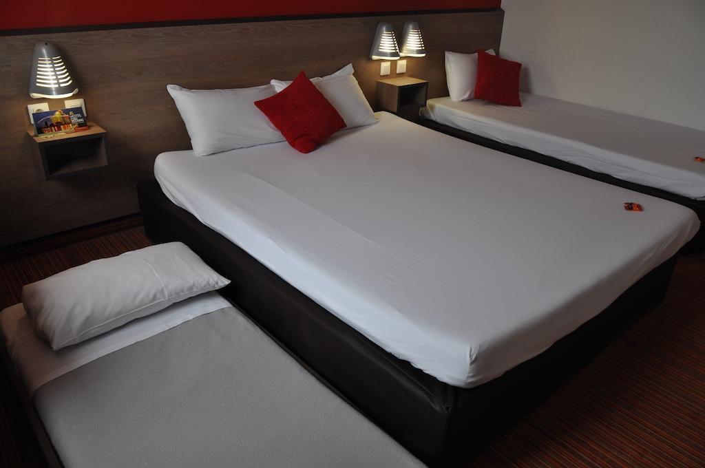 Hotel Clermont Estaing Экстерьер фото