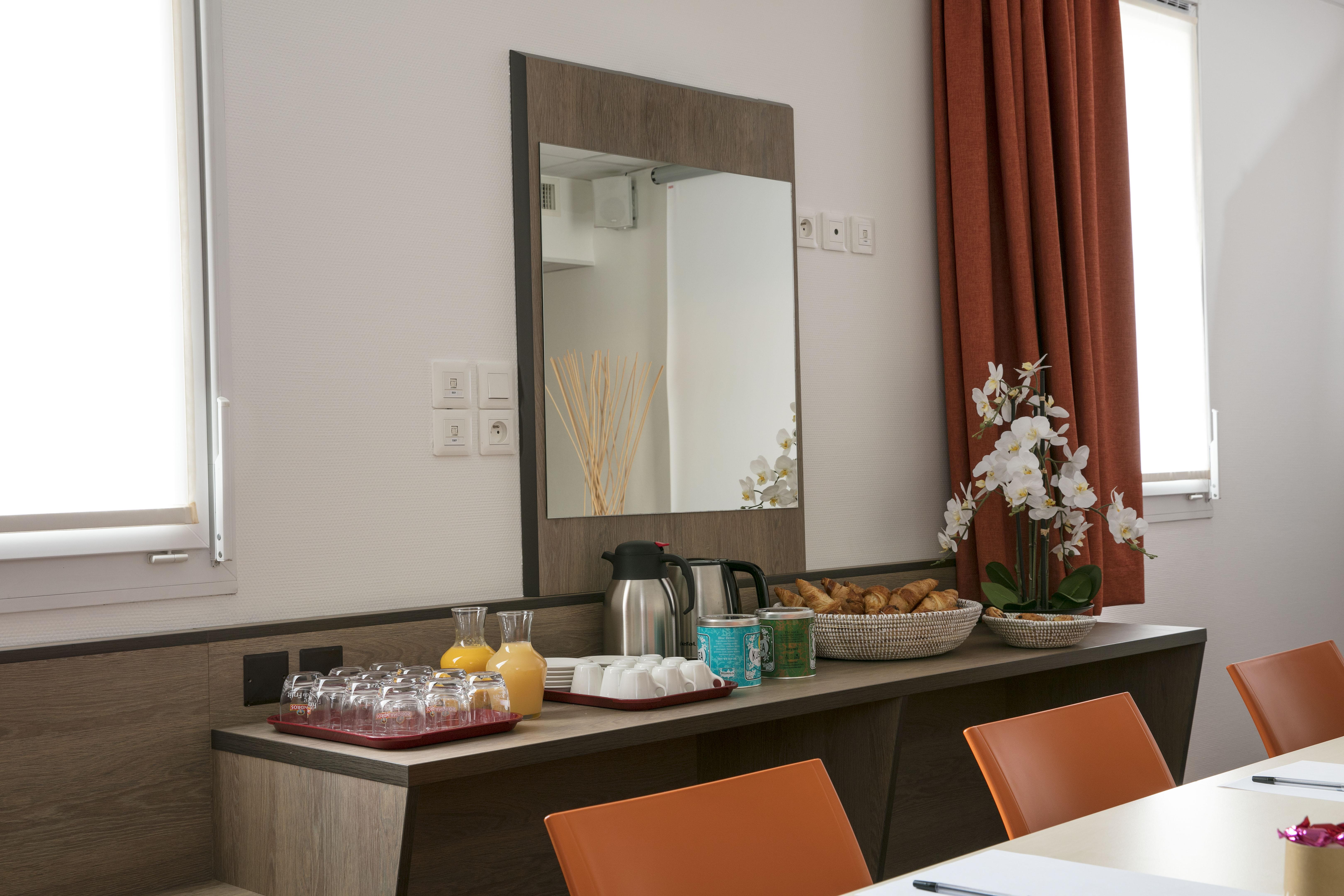 Hotel Clermont Estaing Экстерьер фото
